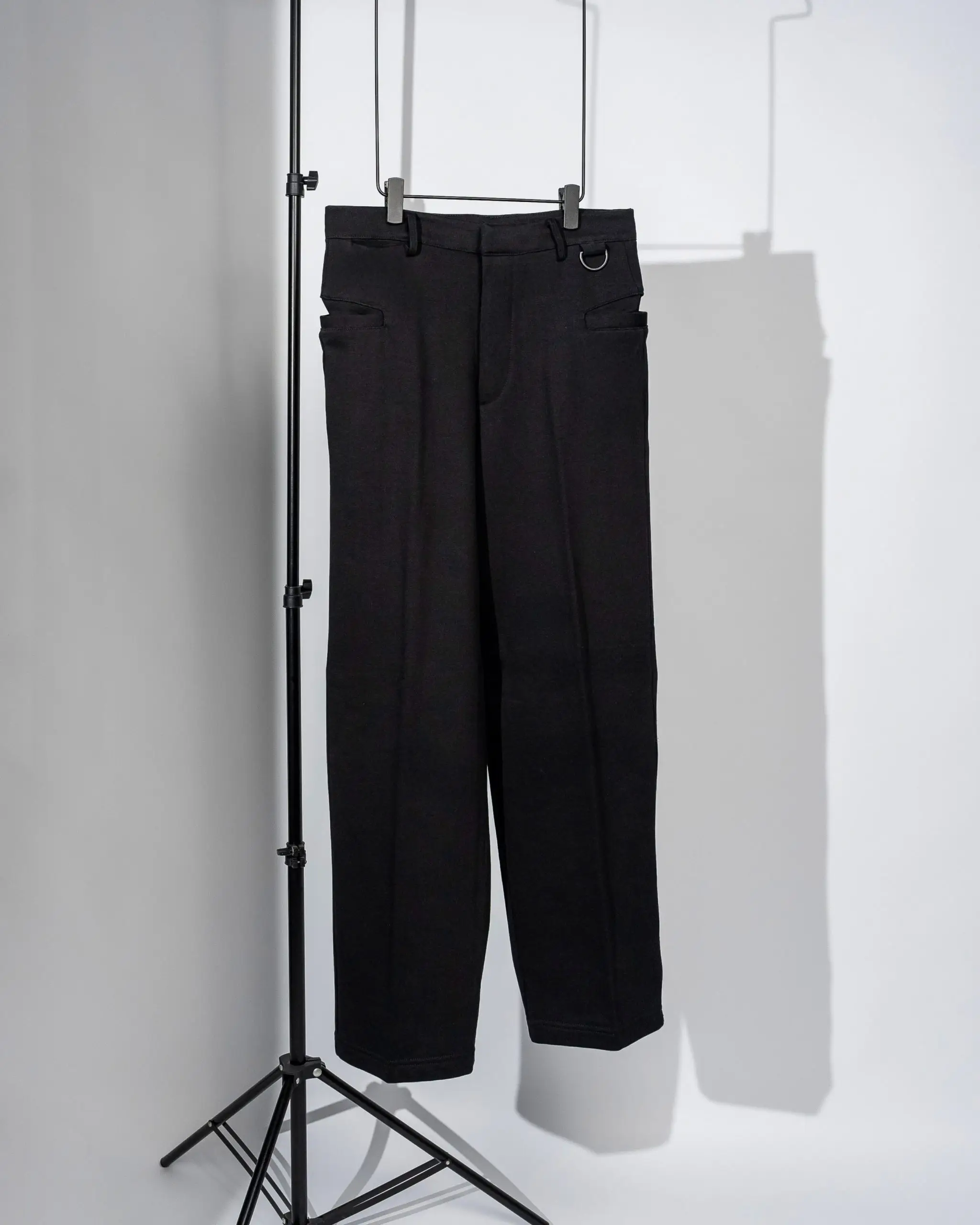 Pantalone lungo in felpa B2B Ready To Wear taglio elegante e tasche a filetto